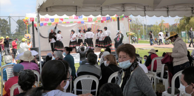 Festival de la Alegría del Adulto Mayor, en el parque Fontanar del Río de Suba