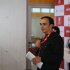 Alcalde Local del Suba César Salamanca hablando con la ciudadanía