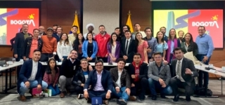 Jóvenes participando de los Consejos distritales de juventud