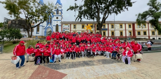 Alcaldía Local de Suba entregó 700 sudaderas a vecis mayores de la localidad Entrega de 700 sudaderas a vecis mayores de la localidad