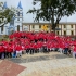 Entrega de 700 sudaderas a vecis mayores de la  localidad